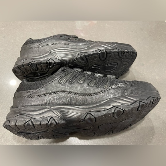 NWOT AVIA BLACK ODOR CONTROL ATHLETIC SHOES SIZE 9W. Glitter side trim! - Picture 4 of 7